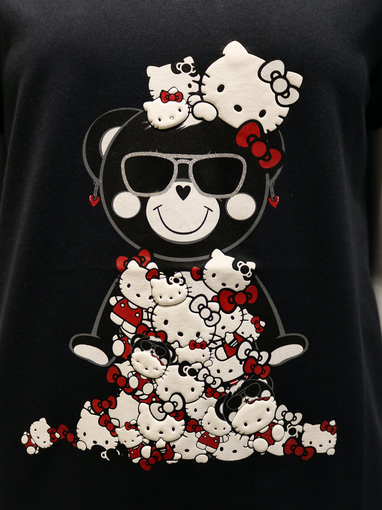 チャーミーラブスハローキティtシャツのアップ